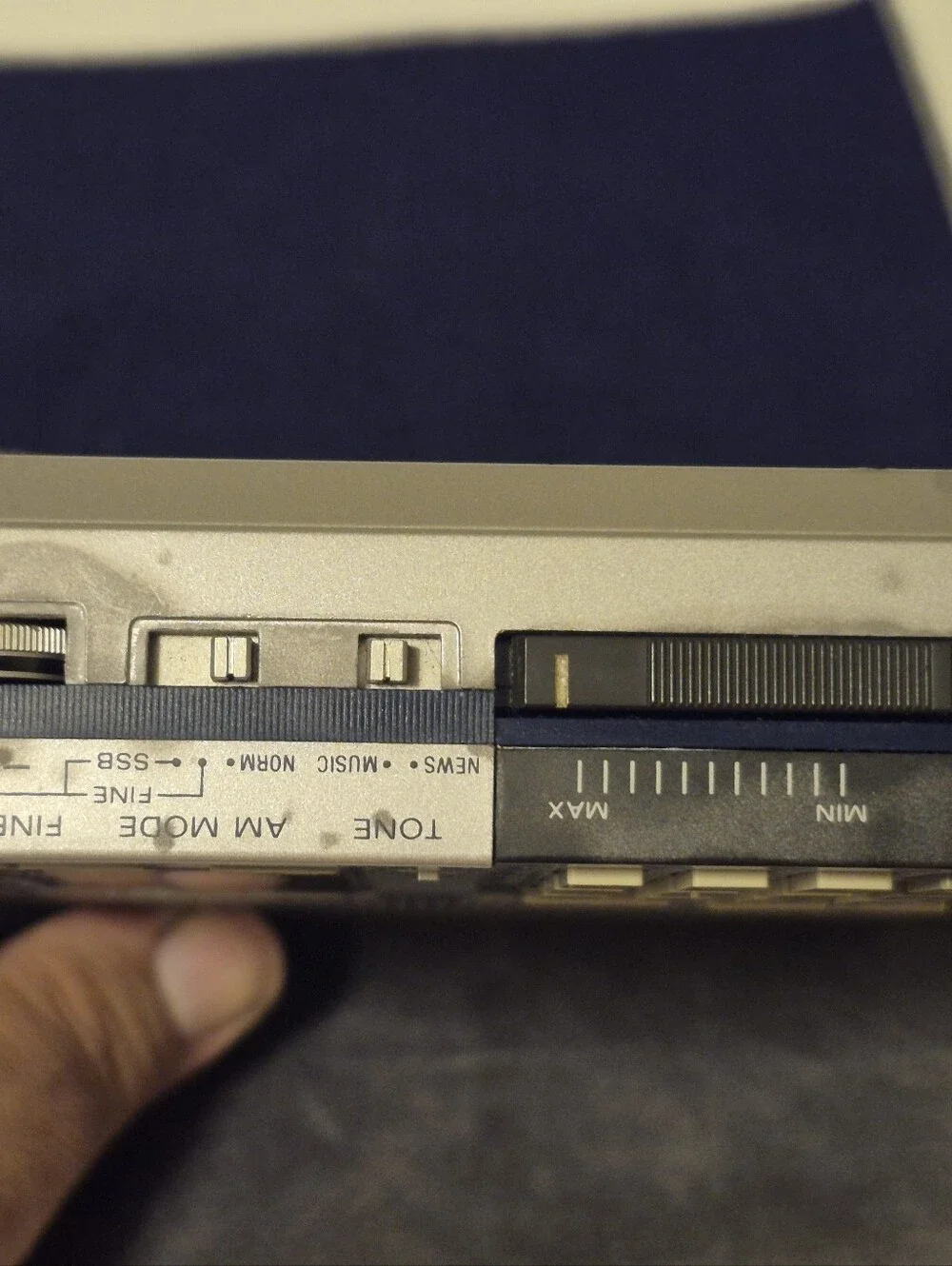 Vintage Sony Icf-2002 Radio